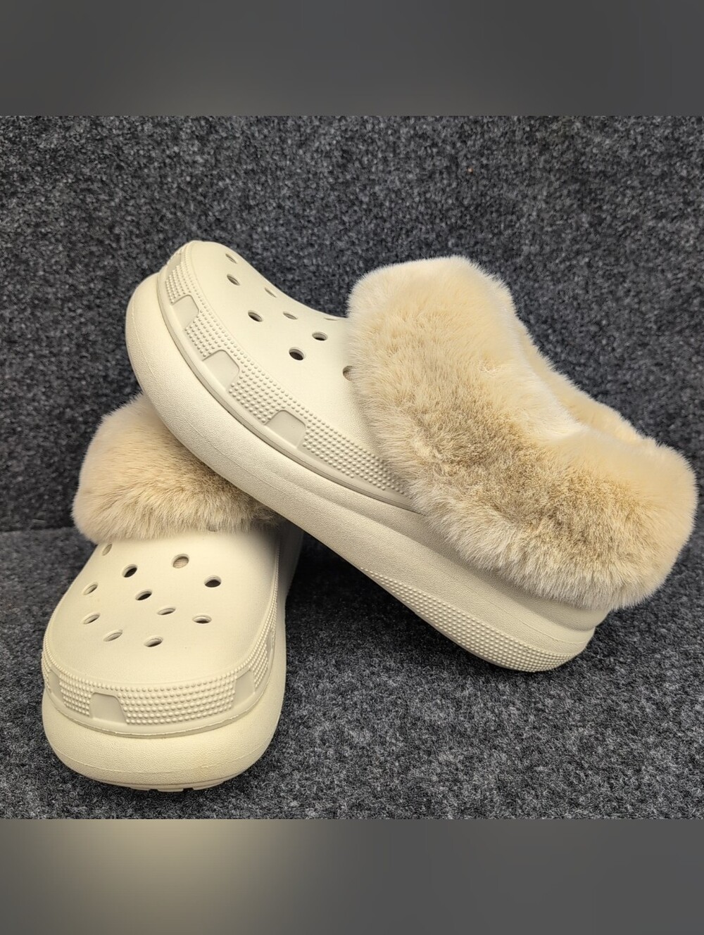 Crocs Furever Crush Womens 9 Bone Faux Fur Lined Clog Slip Ons Slide Wedge M7